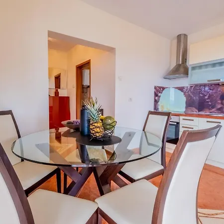 Apartment Laganini *